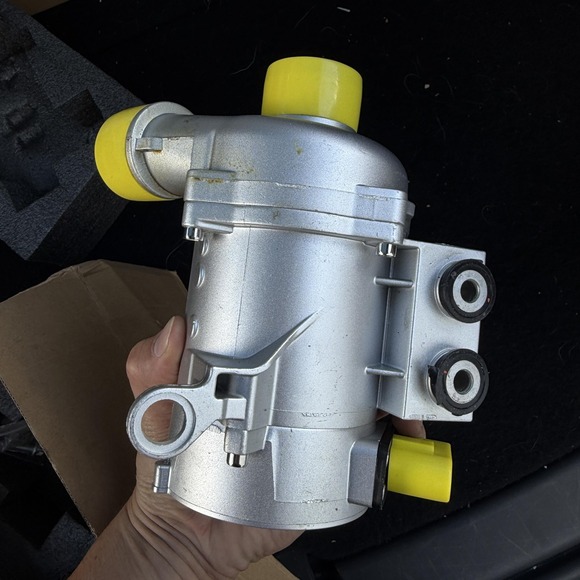 BMW Electric Water Pump OEM 11517586925 Fits 328i 128i 525i 528i 06-13 4-Pin - Picture 8 of 11